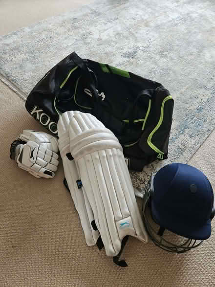Photo of free Cricket kit and bag (St Stephens AL3) #1