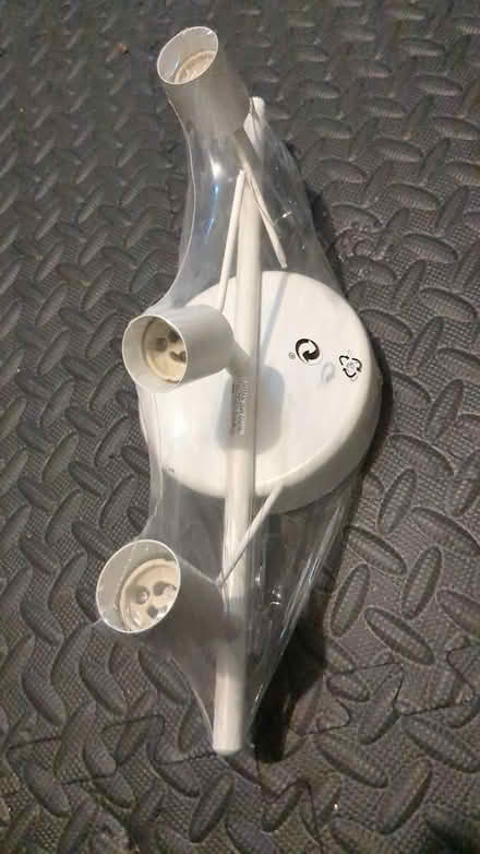 Photo of free Ceiling spot light rack (DA11) #1
