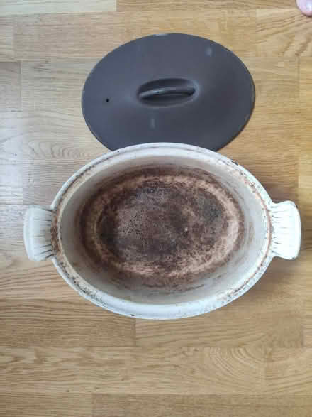 Photo of free Vintege Le creuset pot (Se5) #1