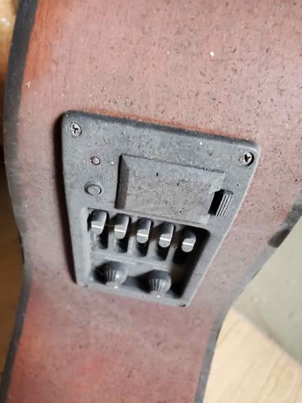 Photo of free Electric acoustic guitar (Splott CF24) #3