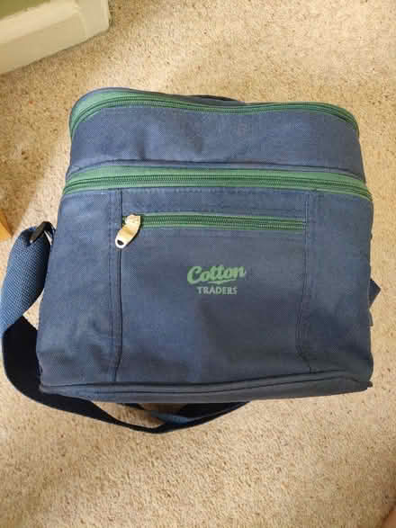 Photo of free Insulated picnic bag (Eaton NR4) #3