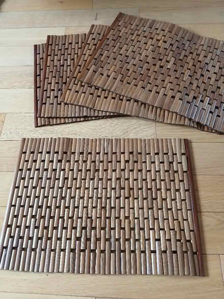 Photo of free 5 wooden place mats. (Parkhead EH11) #1