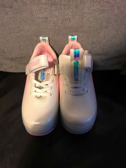 Photo of free LED wheel trainers skates #2 (OL8 2XQ) #2