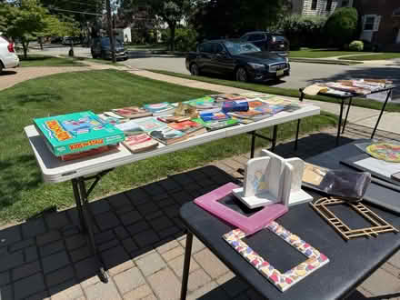 Photo of free toys, books. Household i etc (97 Van Buren Ave Teaneck NJ) #3