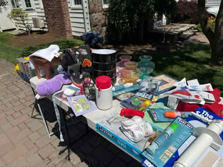Photo of free toys, books. Household i etc (97 Van Buren Ave Teaneck NJ) #2