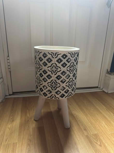 Photo of free Big indoor plant pot (Brookvale RG21) #1