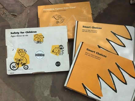 Photo of free Parent/Teacher Guides (UNM area) #1