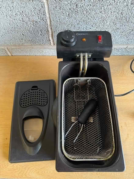 Photo of free Deep-fat fryer (Norton LD8) #2