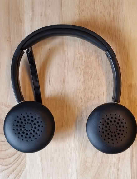 Photo of free ASUS headset Bluetooth (S60 Catcliffe) #2