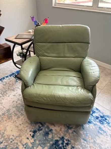 Photo of free Swivel Recliner (Kings Point SSC FL 33573) #1