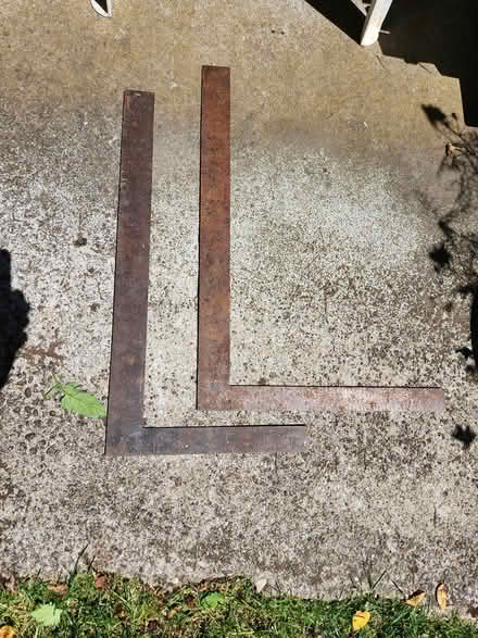 Photo of free 2 metal El's (Lake City Way) #1