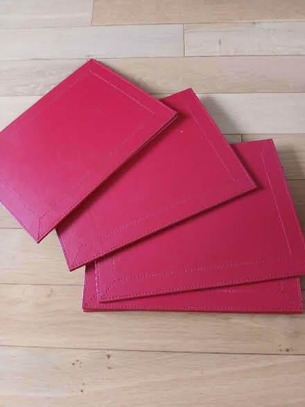 Photo of free 8 red place mats. (Parkhead EH11) #1