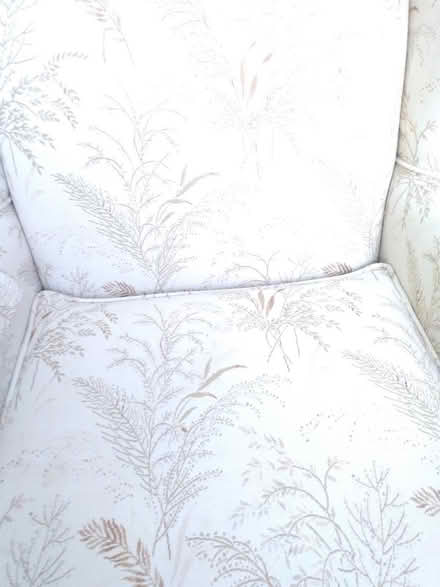 Photo of free cushion armchair (94025) #1