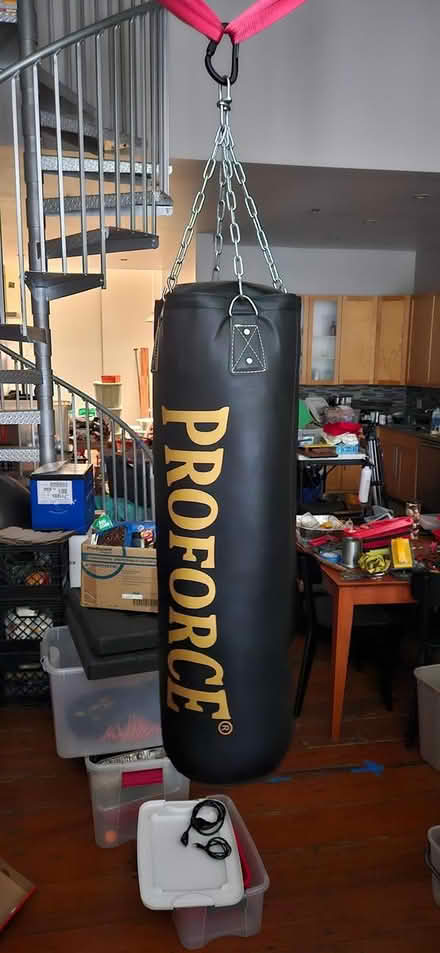 Photo of free punching bag = heavy bag 70 (el camino x lafayette) #1