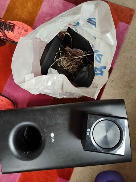 Photo of free 5.1 surround sound speakers (Stretton DE13) #1