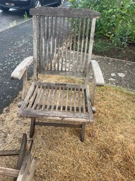 Photo of free 6 x teak foldable garden chairs (Woking) #1
