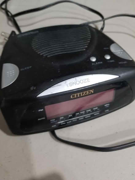 Photo of free Digital Alarm clock (Britannia Rd and Creditview Rd) #1