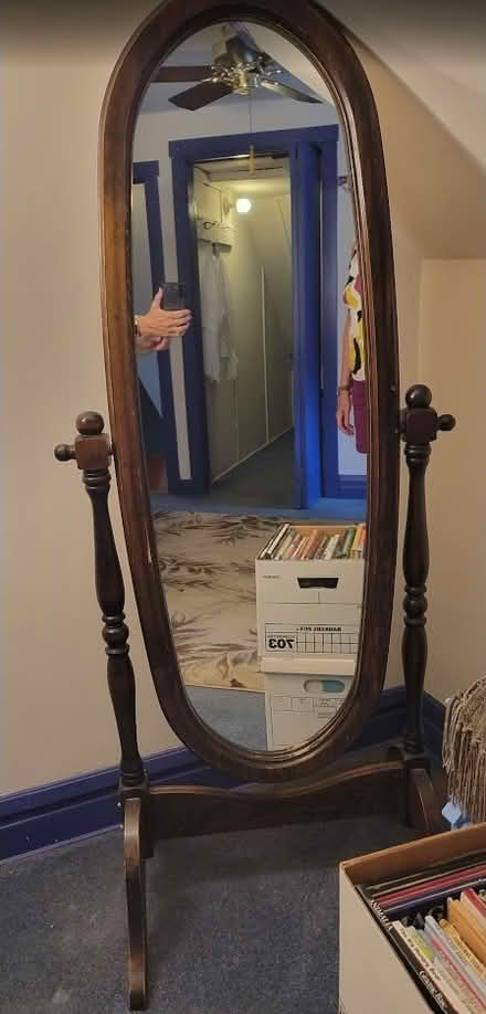 Photo of free Floor mirror (North side of Elmhurst) #1