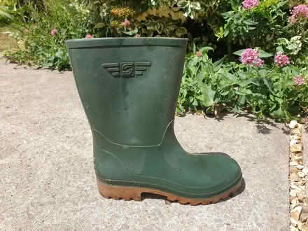 Photo of free One Wellington Boot right foot (Kenn Road BS21) #1