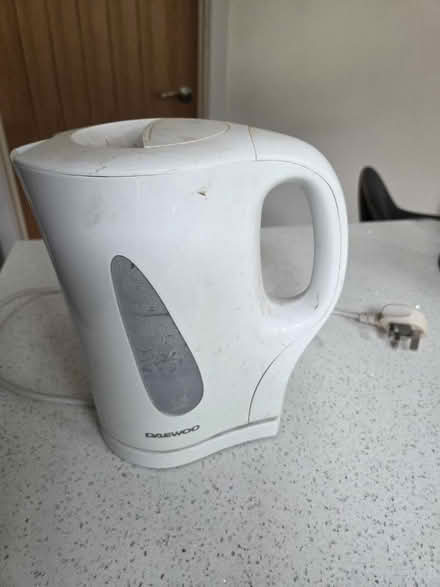 Photo of free Daewoo electric kettle (Frimley) #1