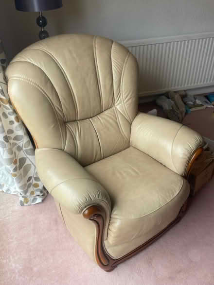 Photo of free Sofa and arm chair (Hemel) #4
