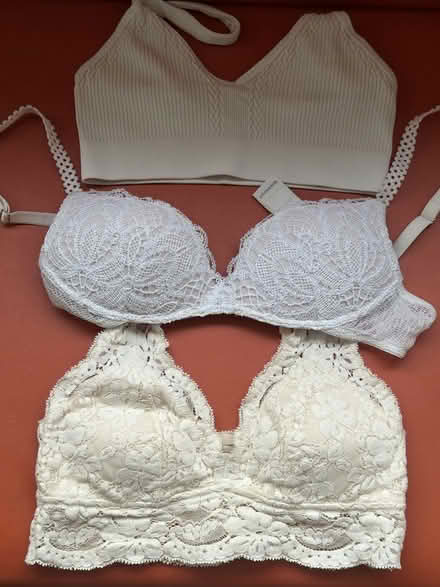 Photo of free White bra set (Cutteslowe OX2) #1