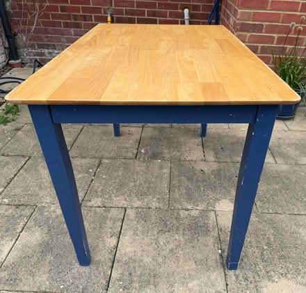 Photo of free 4-6 seater table (Bushey Village WD23) #1