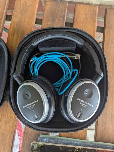 Photo of free Noise cancelling headphones (Hyattsville) #2