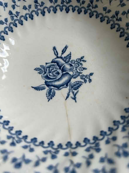 Photo of free 4 bowls (Jennetts park RG12) #3