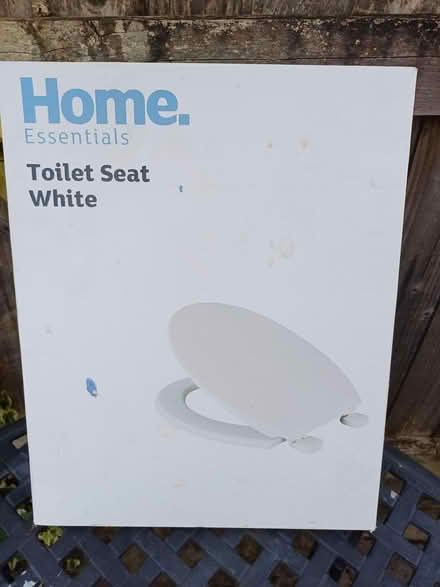 Photo of free Toilet seat (Malvern WR14 2DF) #1