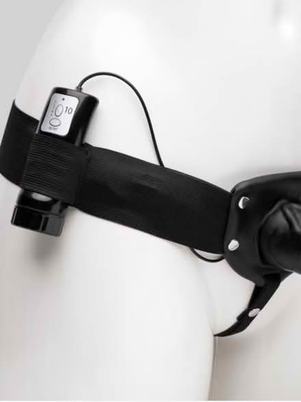 Photo of free vibrating strap-on 8 inch (Bolton BL2) #4
