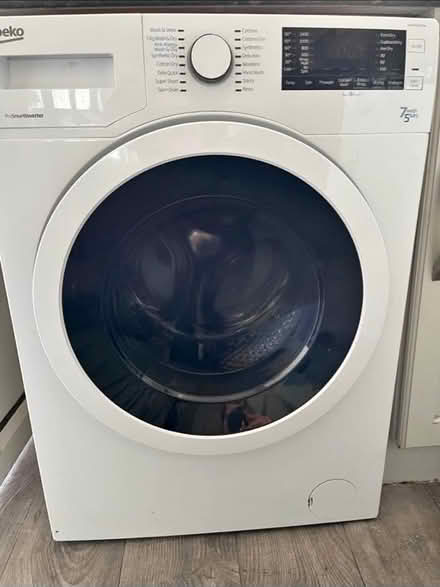 Photo of Washing machine (Harrogate HG1) #1
