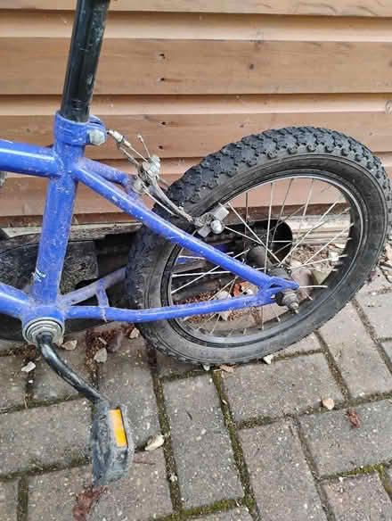 Photo of free Kids bike for 5-7 year olds (Abingdon OX14) #3