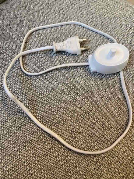 Photo of free Oral B braun toothbrush charger (OX3 Headington) #1