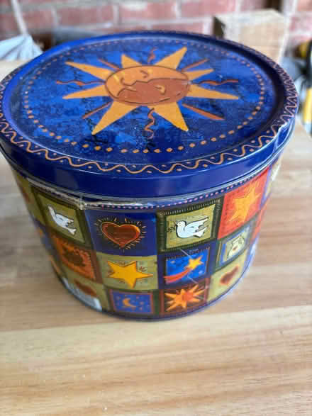Photo of free Cake tin. (Cam GL11) #1