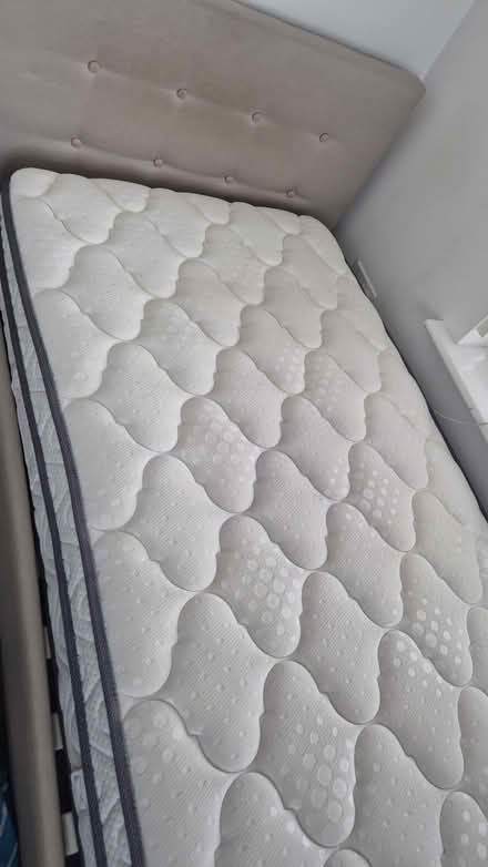 Photo of free Twin bed, storage, hydraulic lift, excellent condition (Alstone GL51) #3