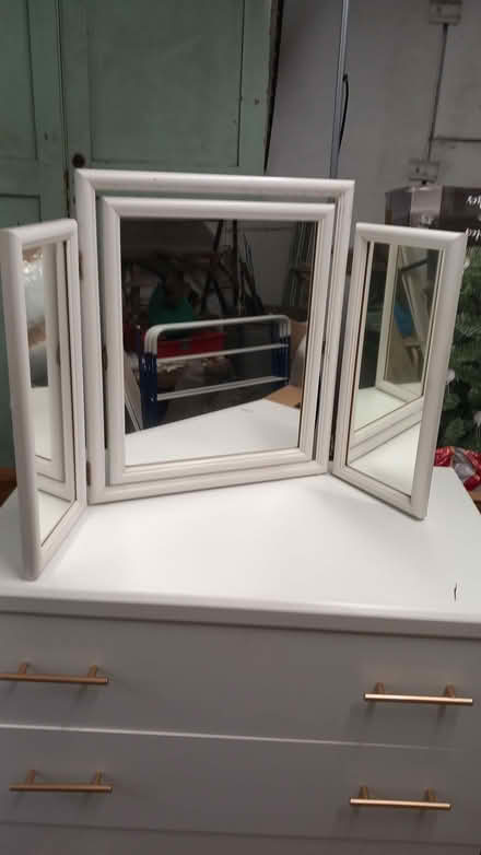 Photo of free Desk top vanity mirror (Abbey Wood SE2) #1