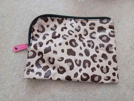 Photo of free Make ùp bag (Sale M33) #1