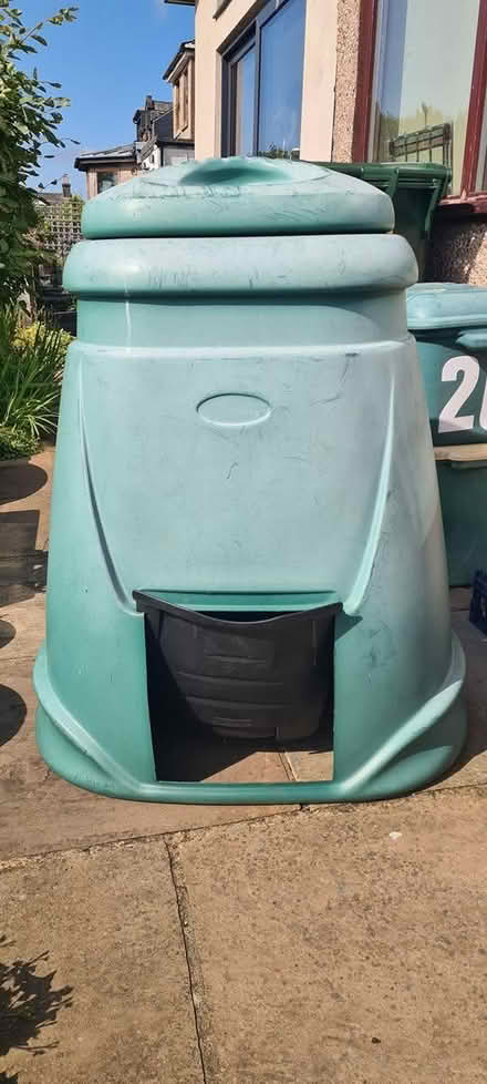 Photo of free Compost bin (Freehold, Lancaster) #1