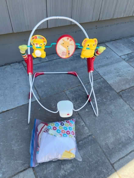 Photo of free Baby bouncer (San Mateo, ca) #1