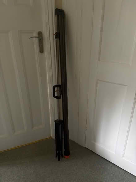 Photo of free Reflecta slide projector and screen (Purley CR8) #2