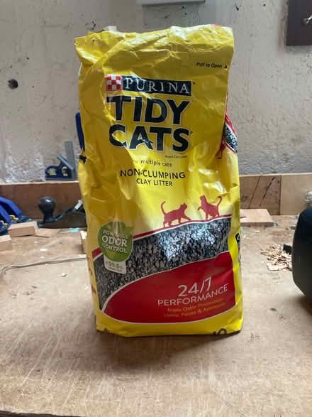 Photo of free Small bag of kitty litter (Waltham ma) #1