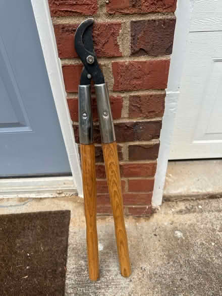 Photo of free Lopper / pruning tool (Near Wade Green Road and 75) #1