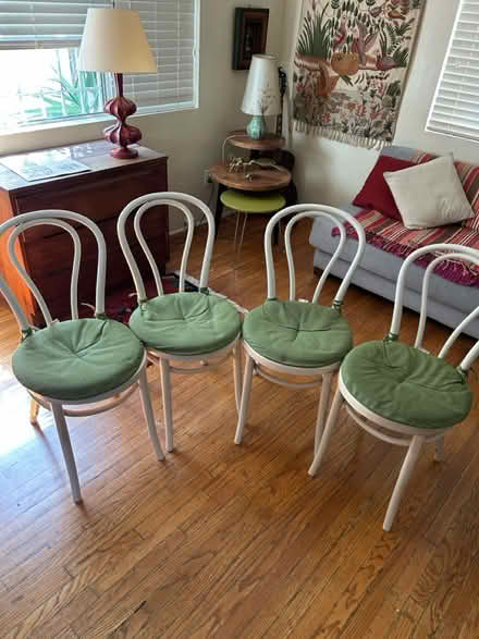 Photo of free Kitchen table & 4 chairs (Mount Washington) #4