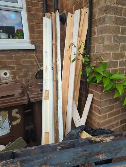 Photo of free fire wood (Lowedges S8) #3