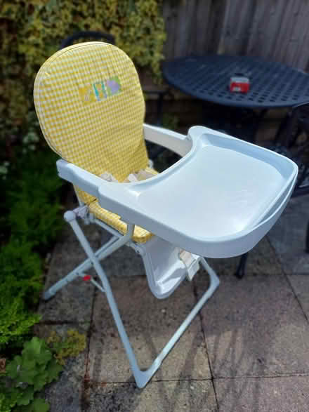Photo of free Childs high chair (Malvern WR14 2DF) #1