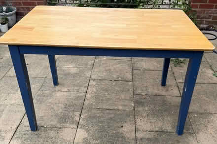Photo of free 4-6 seater table (Bushey Village WD23) #2