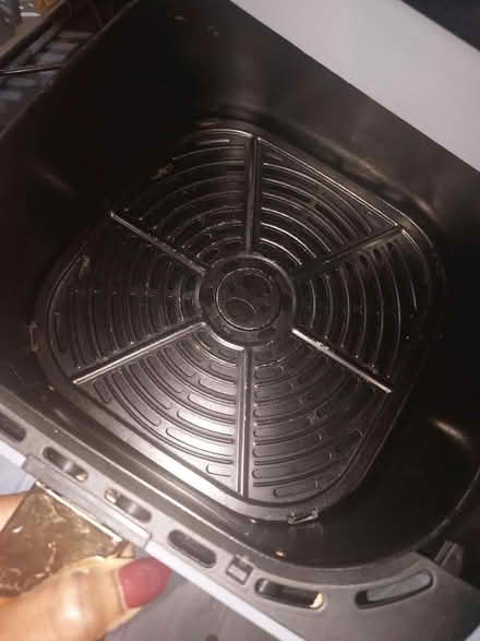 Photo of free Airfryer 6 ltr (South Tottenham N15) #2