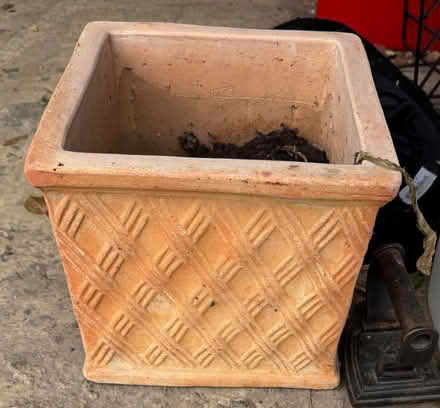 Photo of free Terracota Pot (Beaconsfield HP9) #1