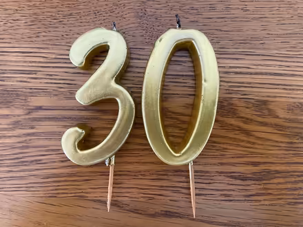 Photo of free 30 Birthday cake gold candles (Histon CB24) #1